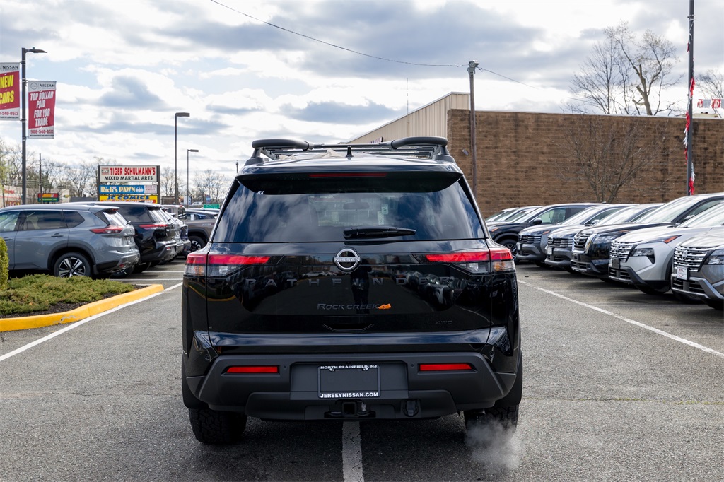 2025 Nissan Pathfinder Rock Creek photo 3