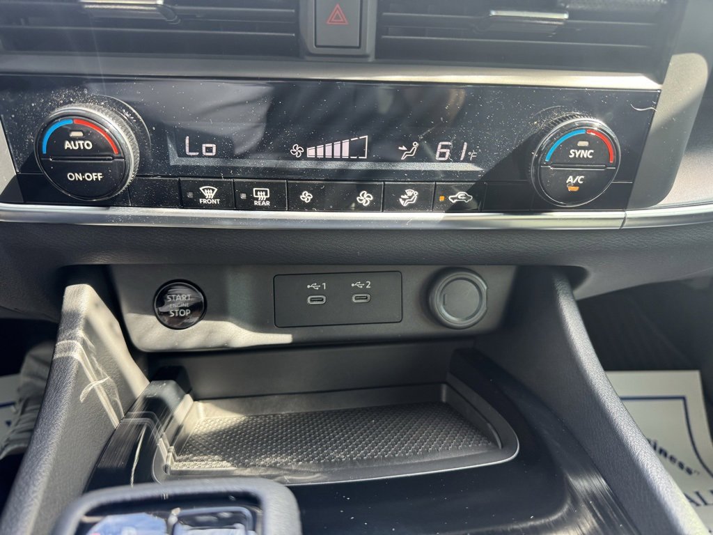 2025 Nissan Rogue SV photo 17
