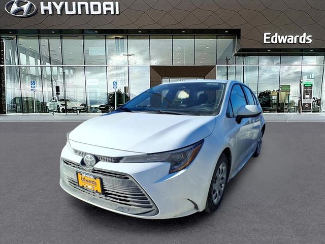 2025 Toyota Corolla LE's photo