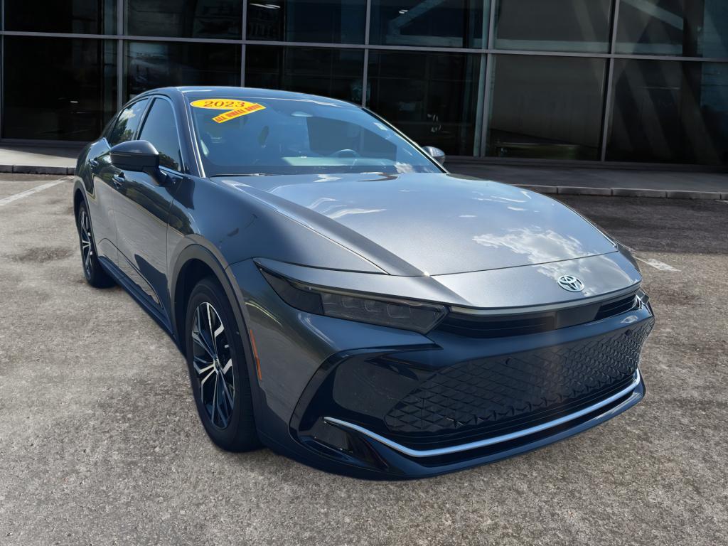 2023 Toyota Crown Limited photo 3