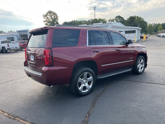 2017 Chevrolet Tahoe LT photo 2