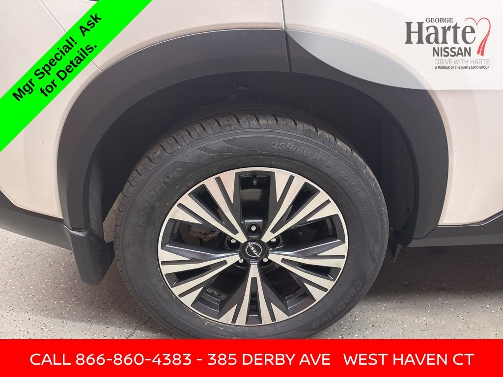 2023 Nissan Rogue SV photo 28