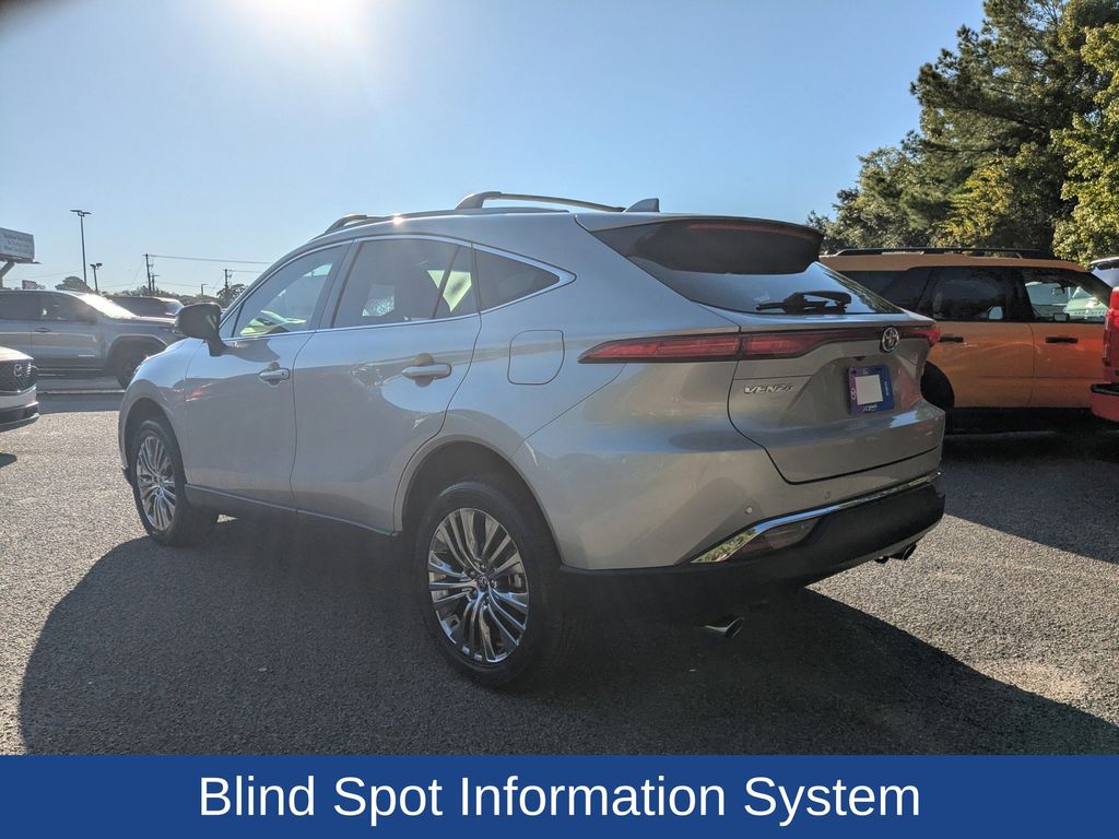 2023 Toyota Venza XLE photo 6