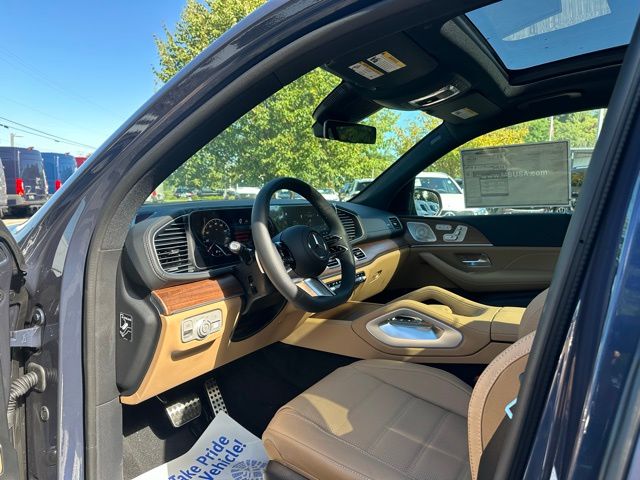 2026 Mercedes Benz GLS 450 4MATIC photo 14