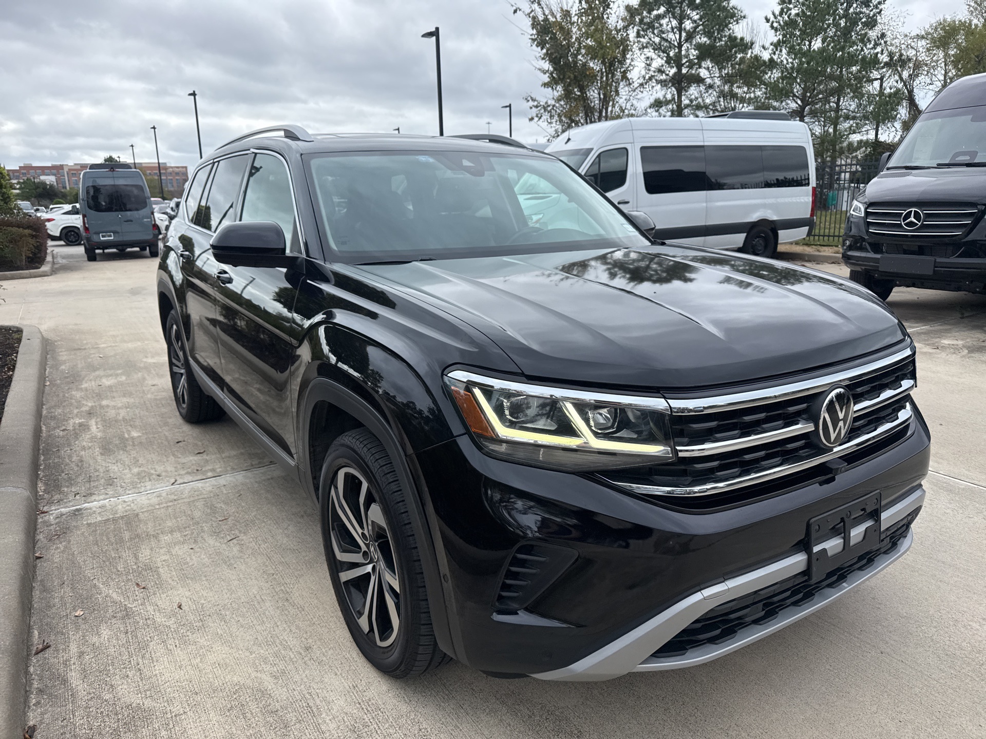 2021 Volkswagen Atlas SEL Premium's photo