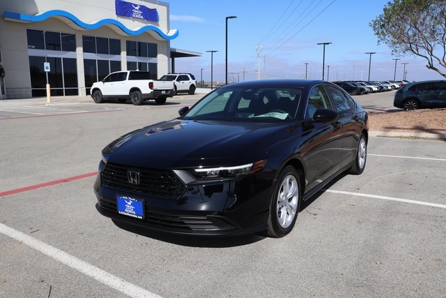 2025 Honda Accord LX's photo