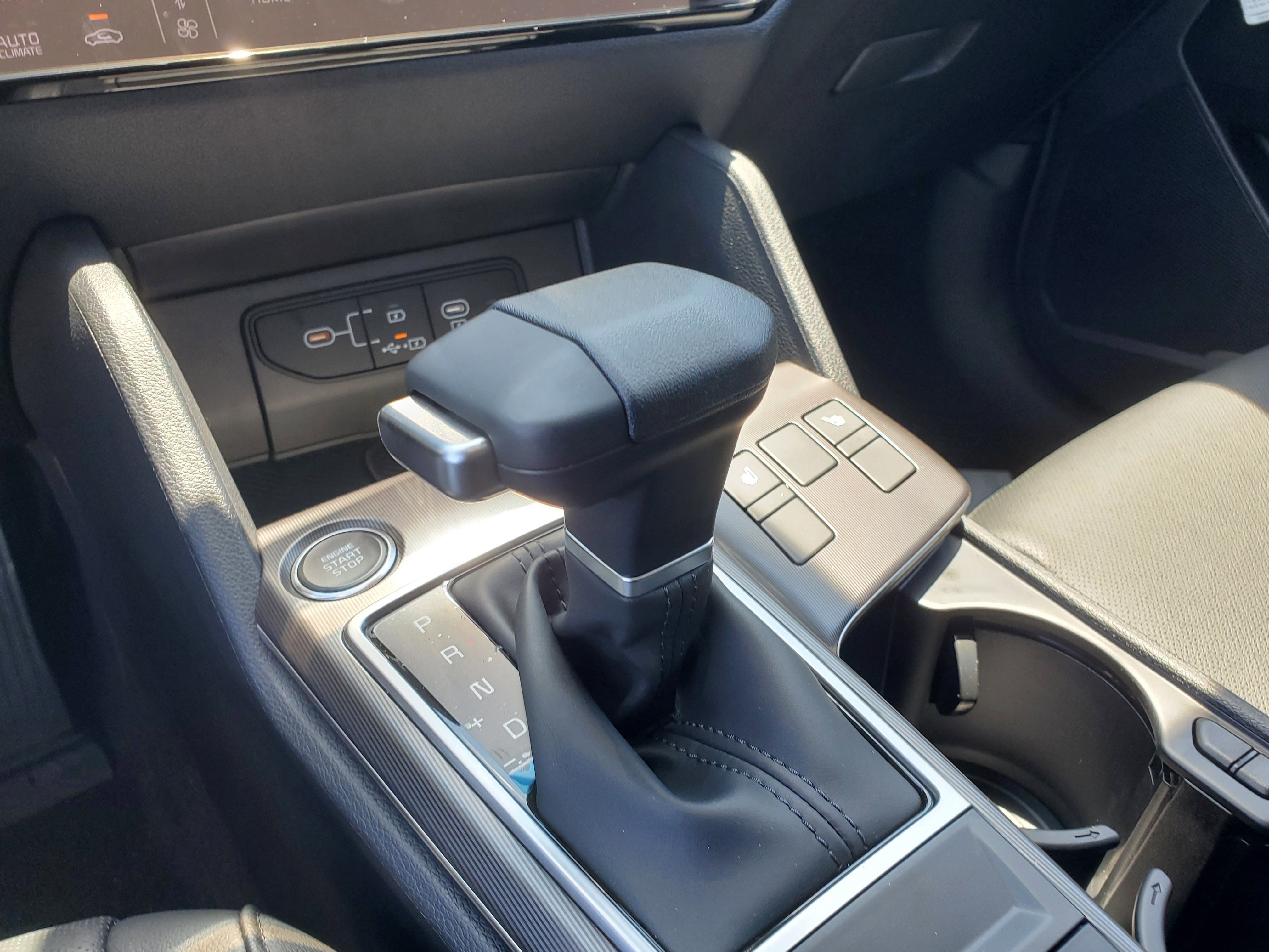 2026 Kia Sportage EX photo 2