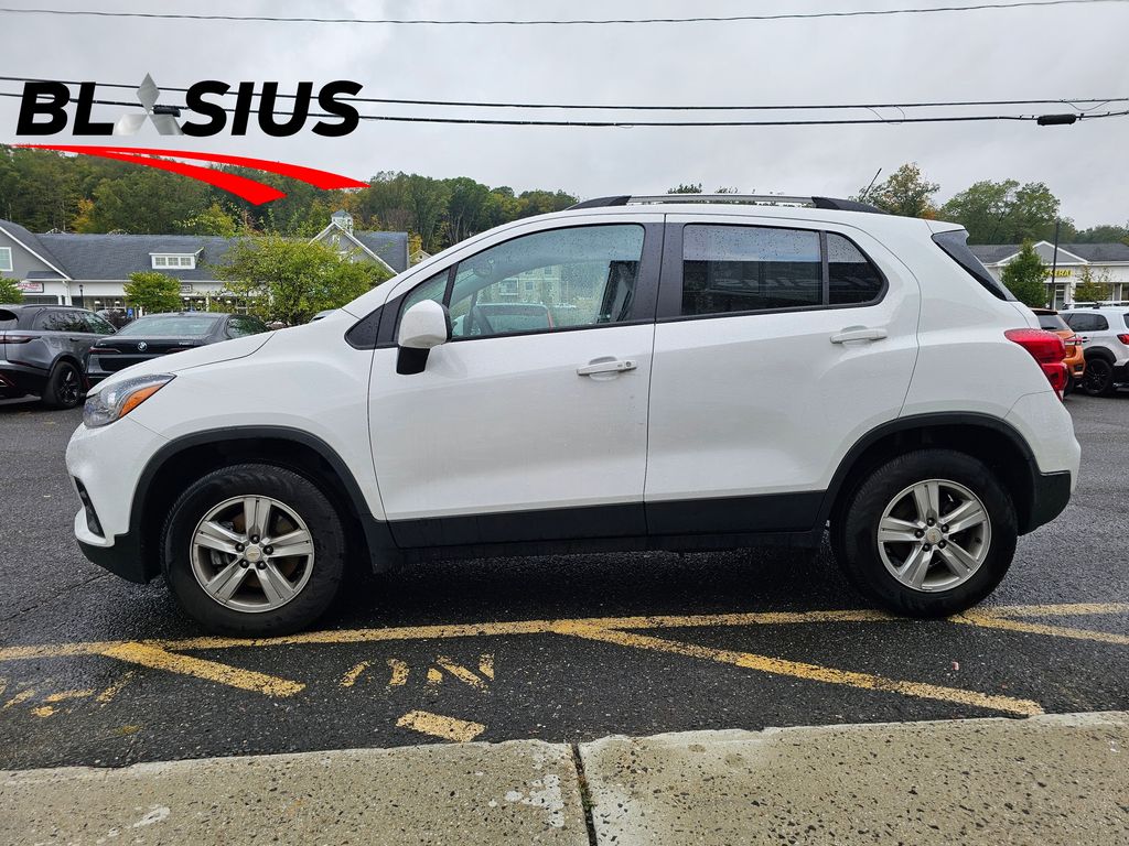 2022 Chevrolet Trax LT photo 3