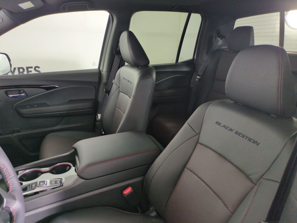 2026 Honda Ridgeline Black Edition photo 8
