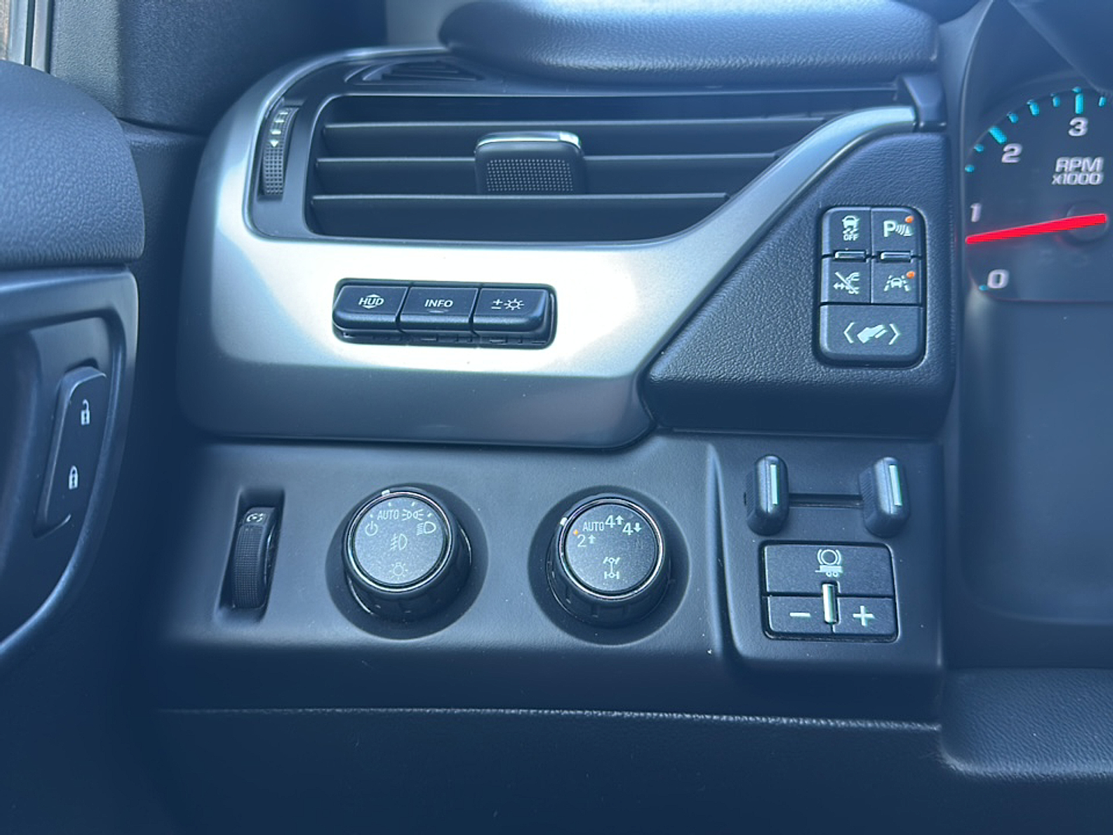 2019 Chevrolet Suburban Premier photo 8