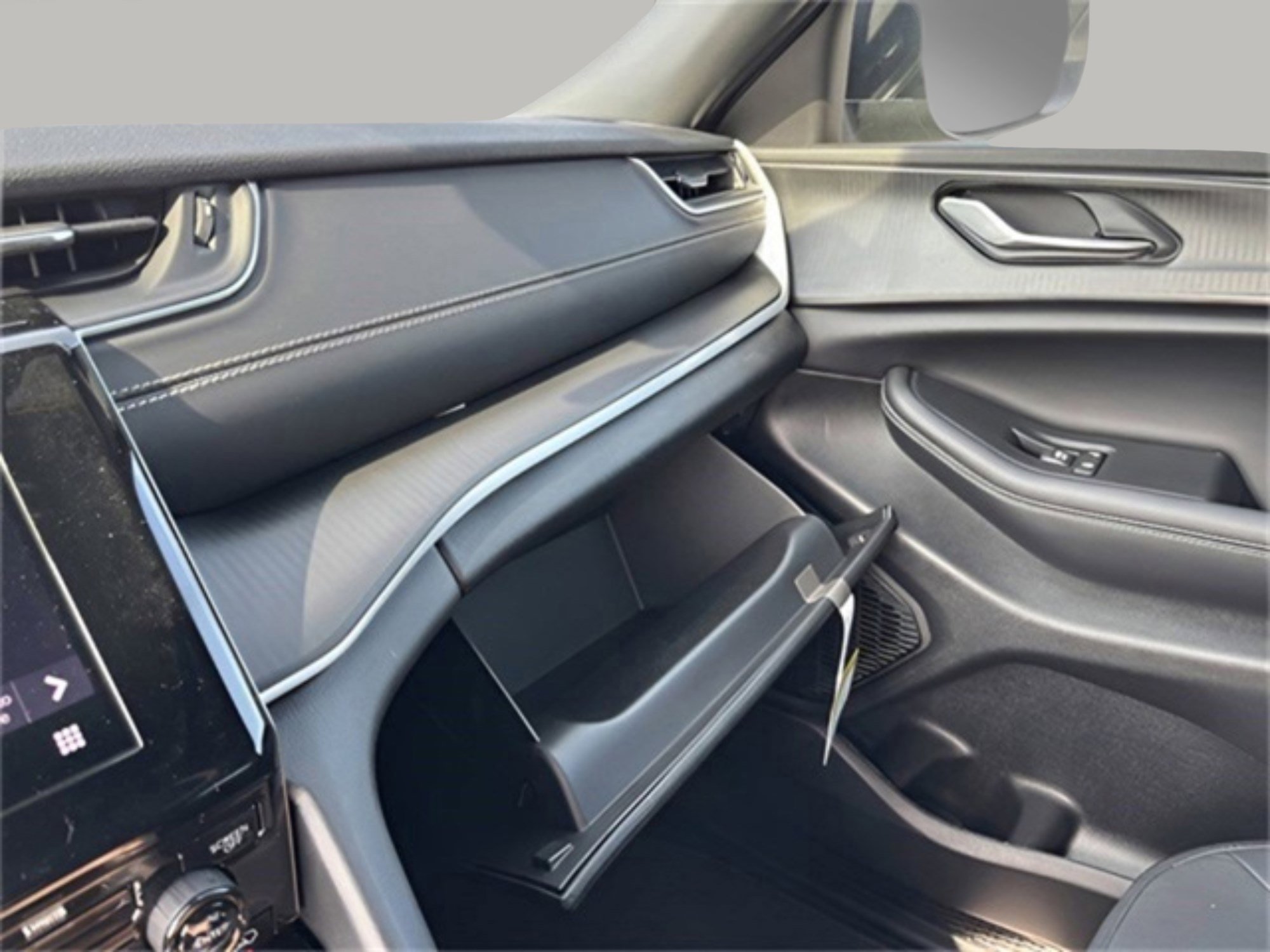 2025 Jeep Grand Cherokee Laredo X photo 16