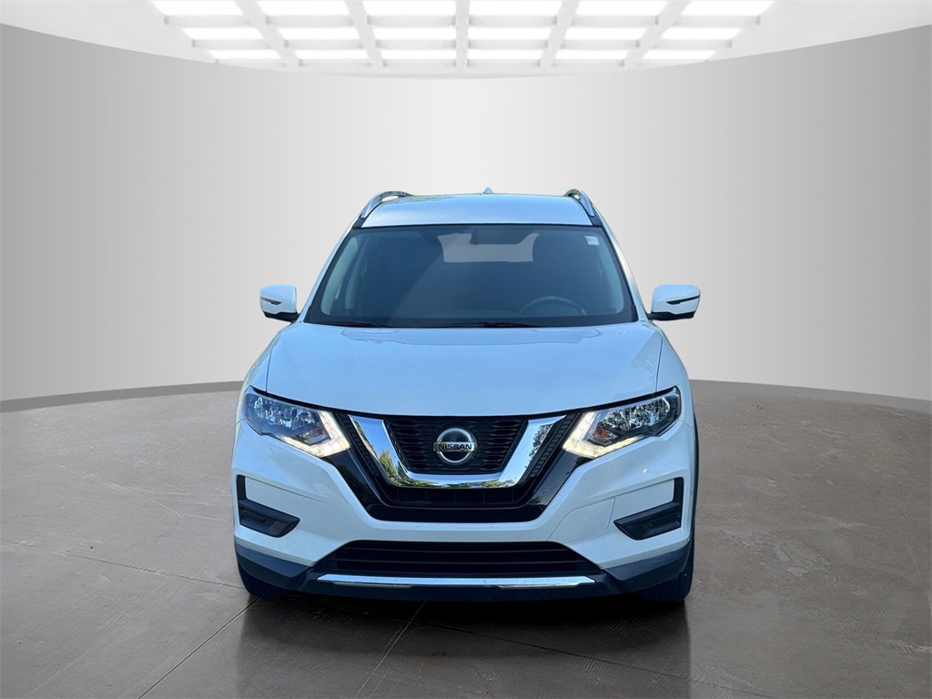 2018 Nissan Rogue SV photo 2
