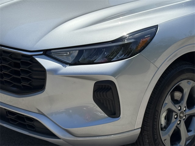 2024 Ford Escape ST-Line photo 11