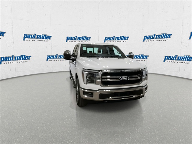 2025 Ford F-150 Lariat photo 2