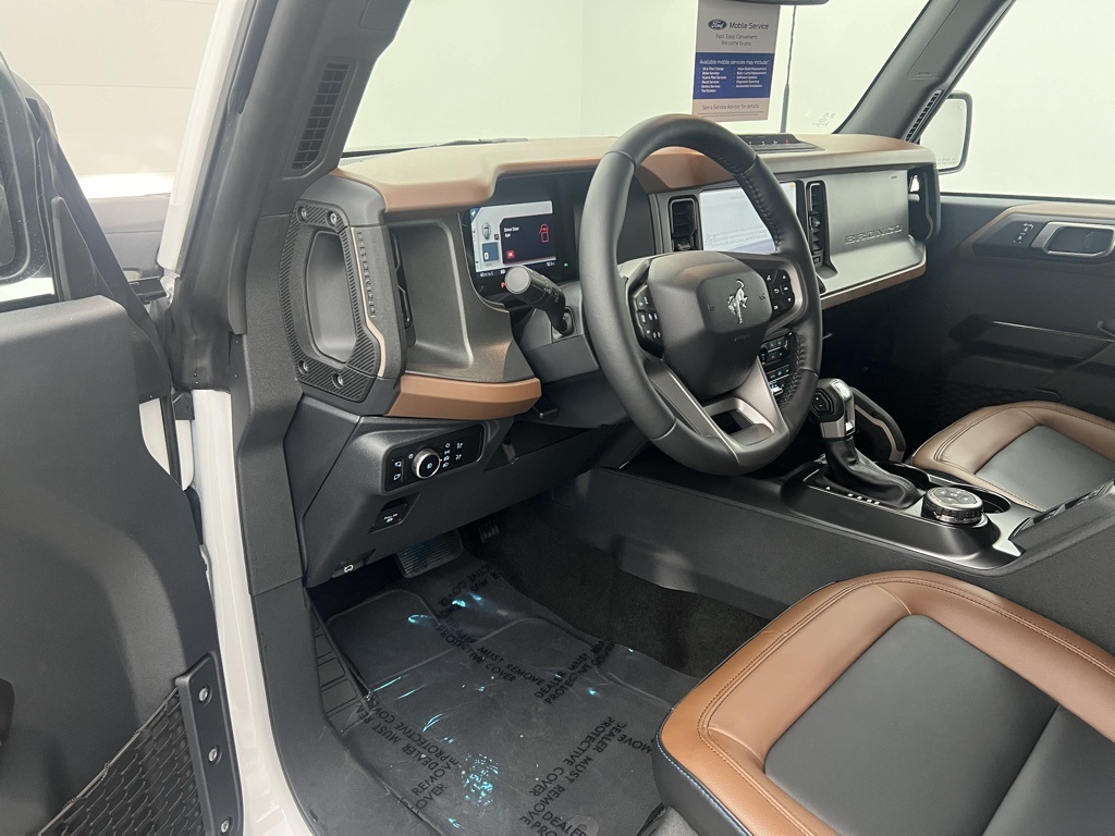 2024 Ford Bronco Outer Banks photo 12