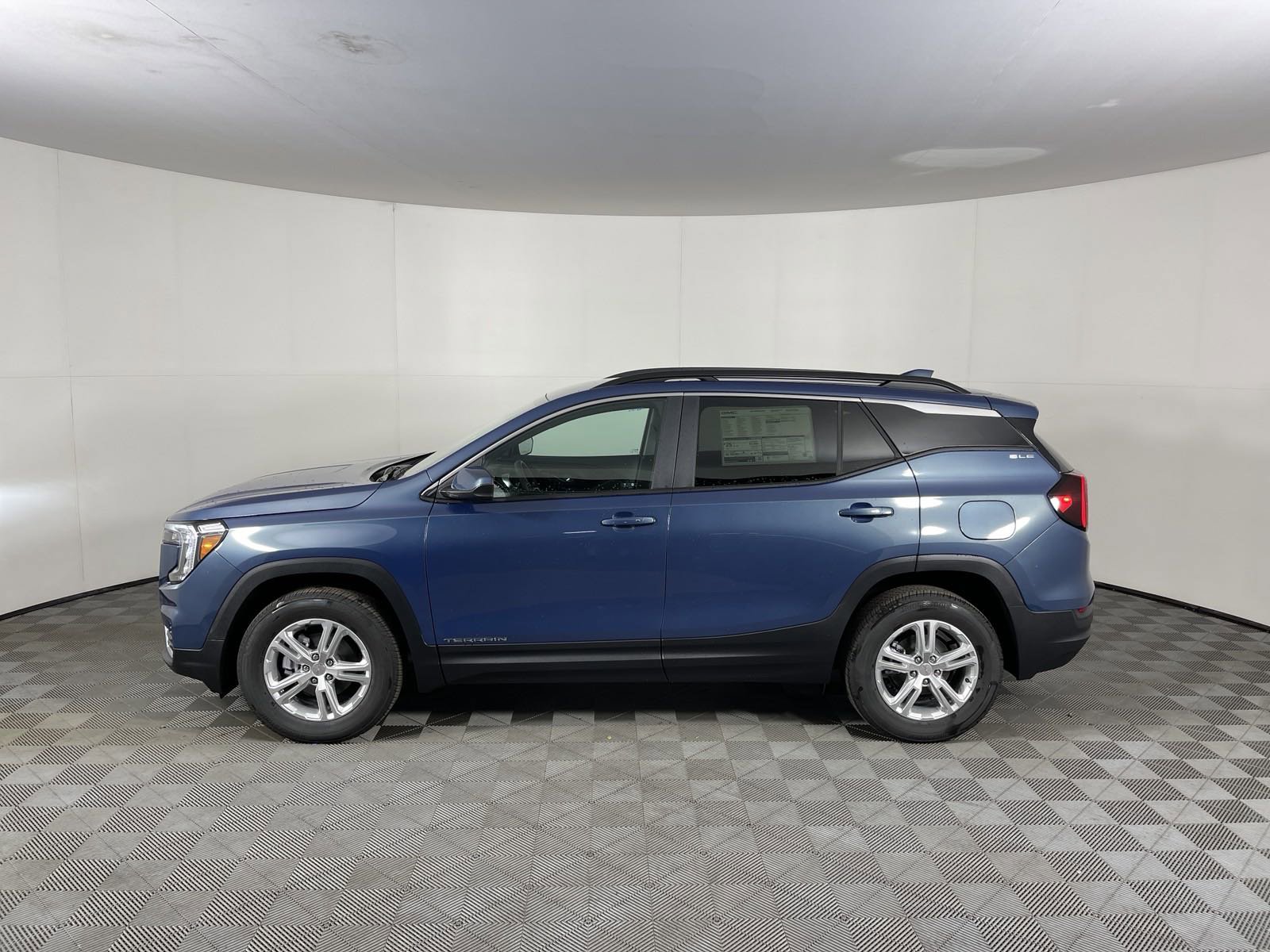 New 2024 GMC Terrain SLE SUV in Altoona 24GT227 Stuckey GMC