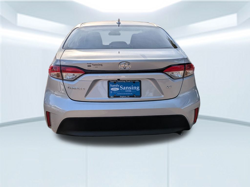 2024 Toyota Corolla LE photo 4