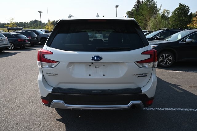 2023 Subaru Forester Touring photo 4