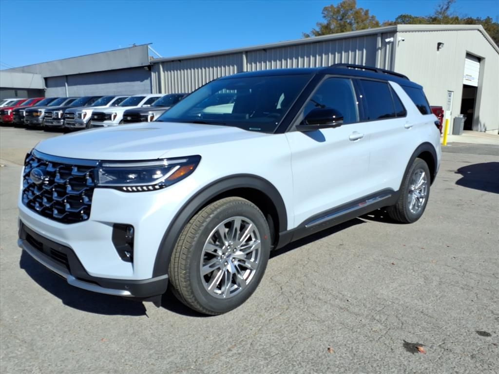 2026 Ford Explorer Platinum's photo