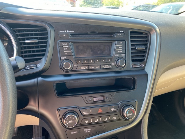 2011 Kia Optima LX photo 12