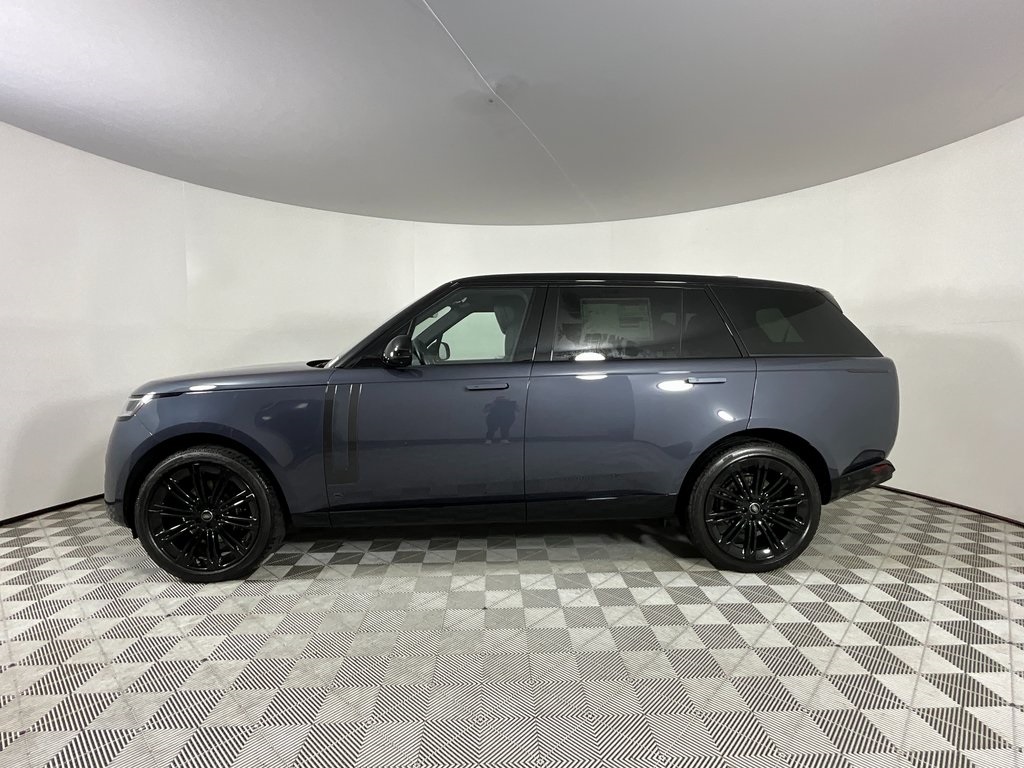 2025 Land Rover Range Rover SE photo 4