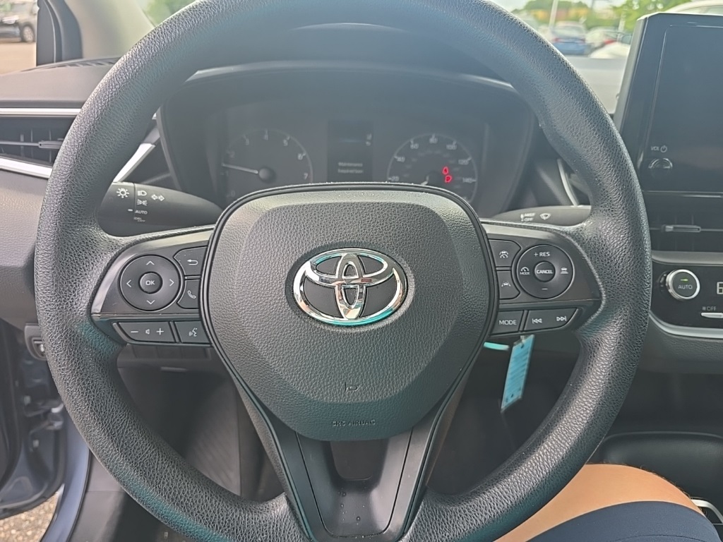 2023 Toyota Corolla LE photo 13