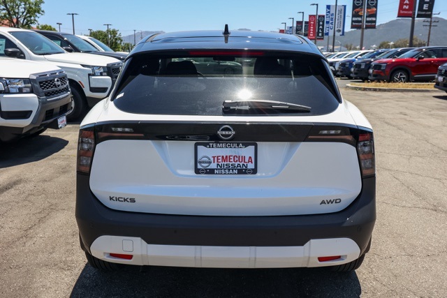 2025 Nissan Kicks SV photo 3