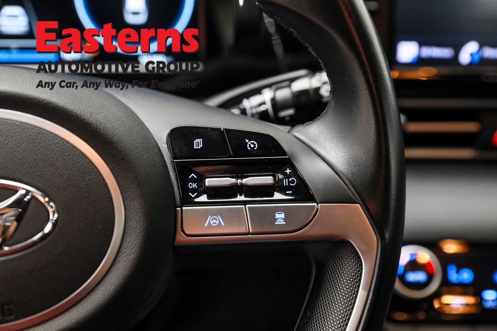 2021 Hyundai Elantra SEL Convenience photo 11