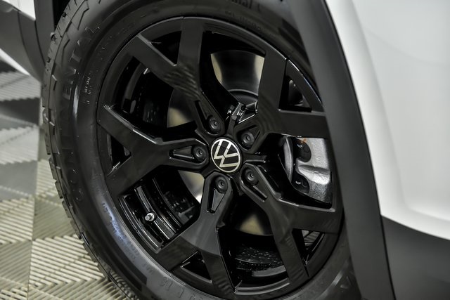 2025 Volkswagen Atlas Peak Edition SE photo 3