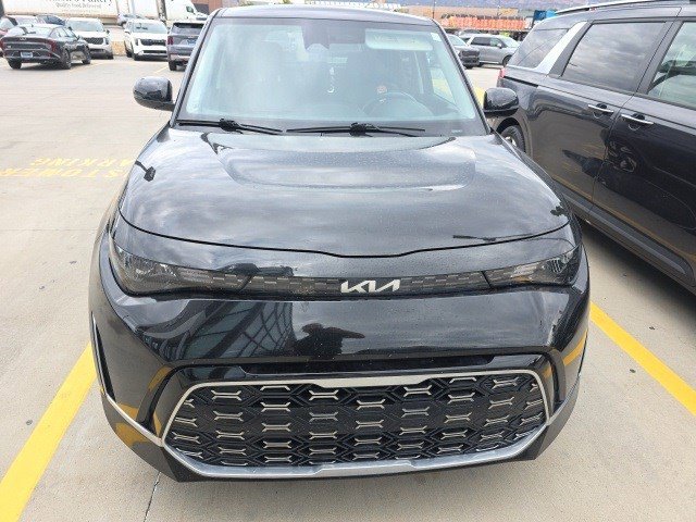 2023 Kia Soul GT-Line photo 2
