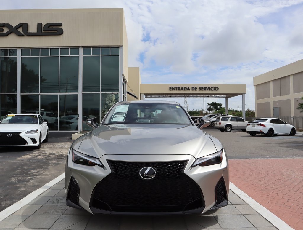 2025 Lexus IS 300 F SPORT photo 2