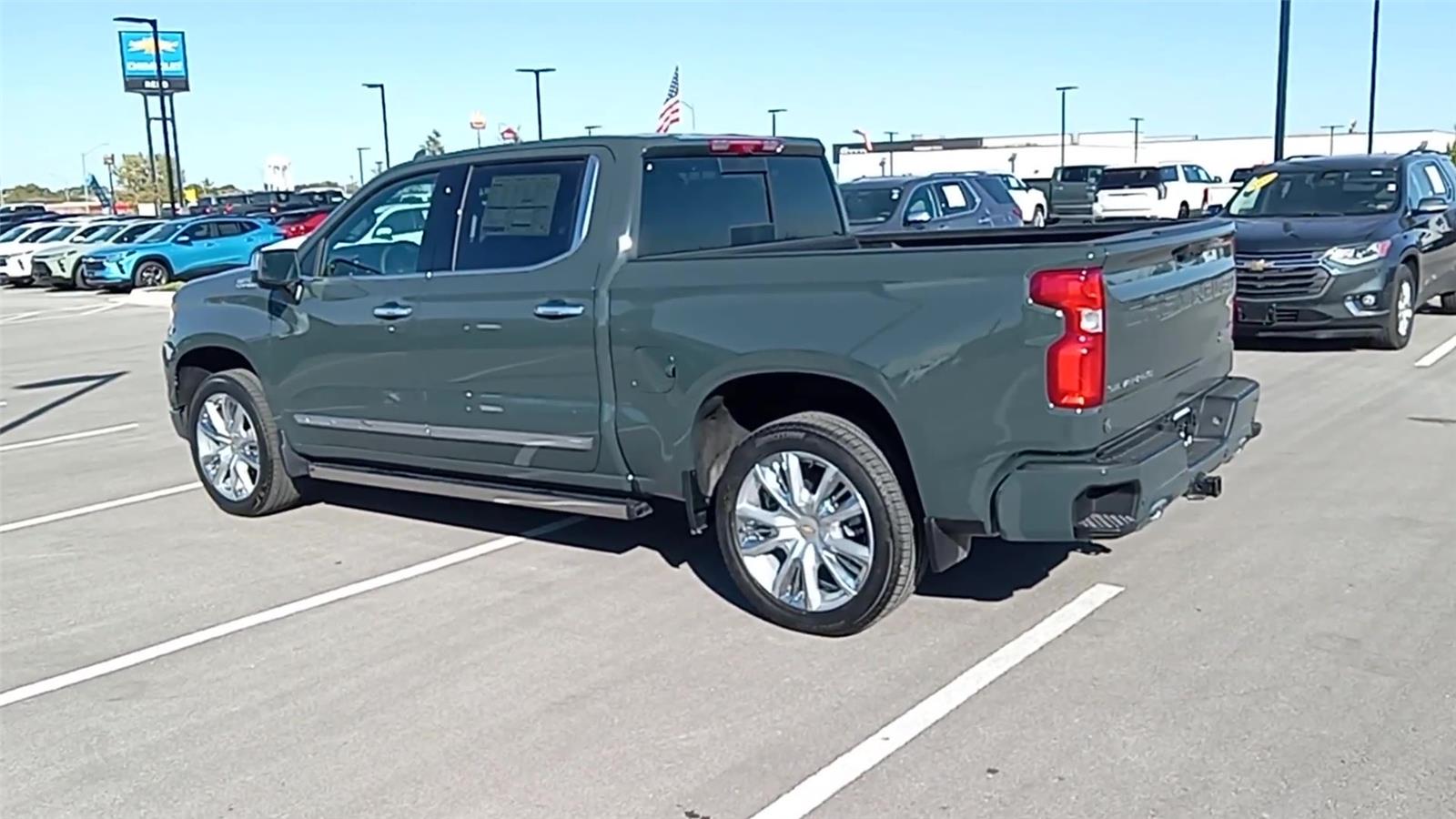 2026 Chevrolet Silverado 1500 High Country photo 4