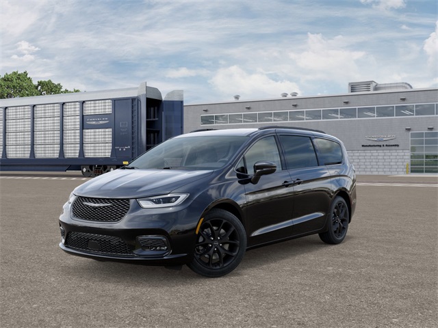 2026 Chrysler Pacifica Select's photo
