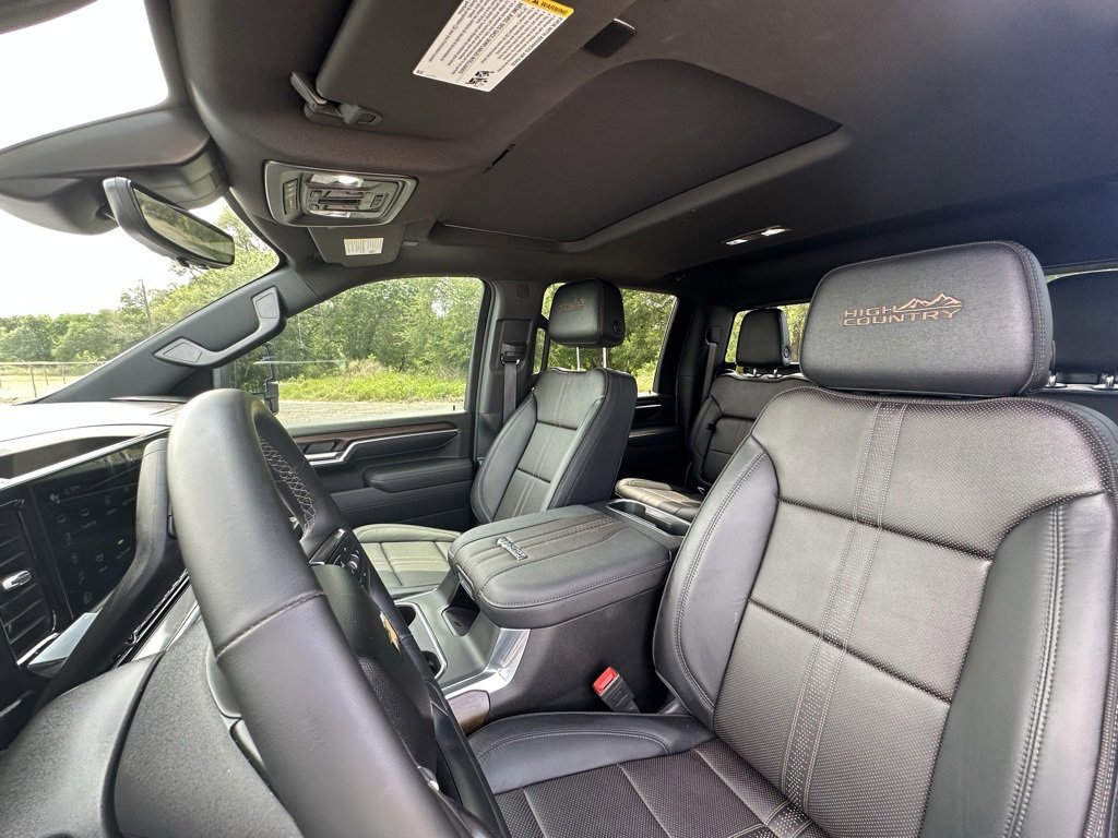2025 Chevrolet Silverado 2500HD High Country photo 18