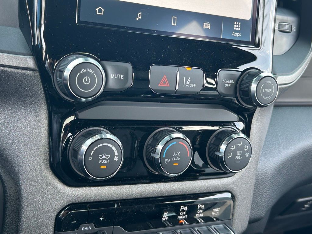 2025 Ram 1500 Tradesman photo 35