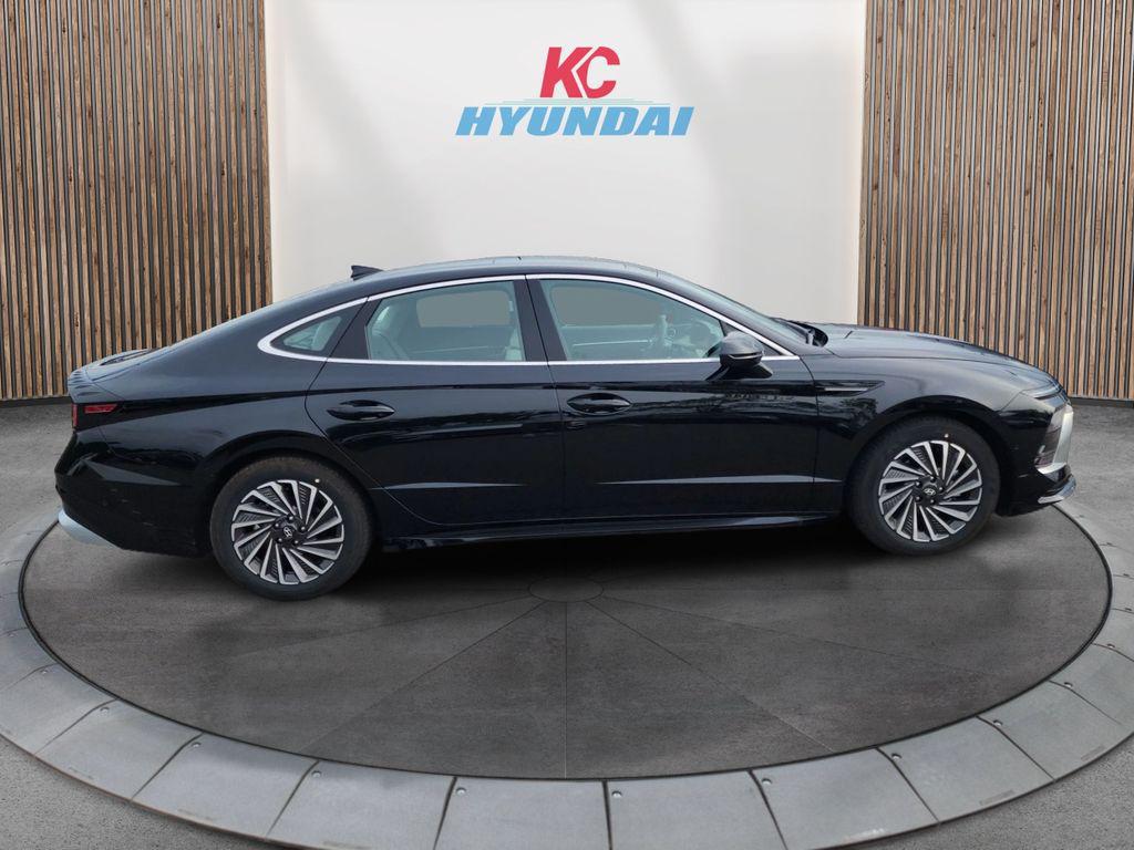 2025 Hyundai Sonata Hybrid Limited photo 4
