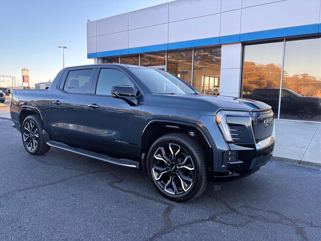 2025 GMC Sierra EV Denali's photo