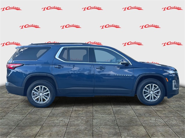 2023 Chevrolet Traverse Cloth photo 2