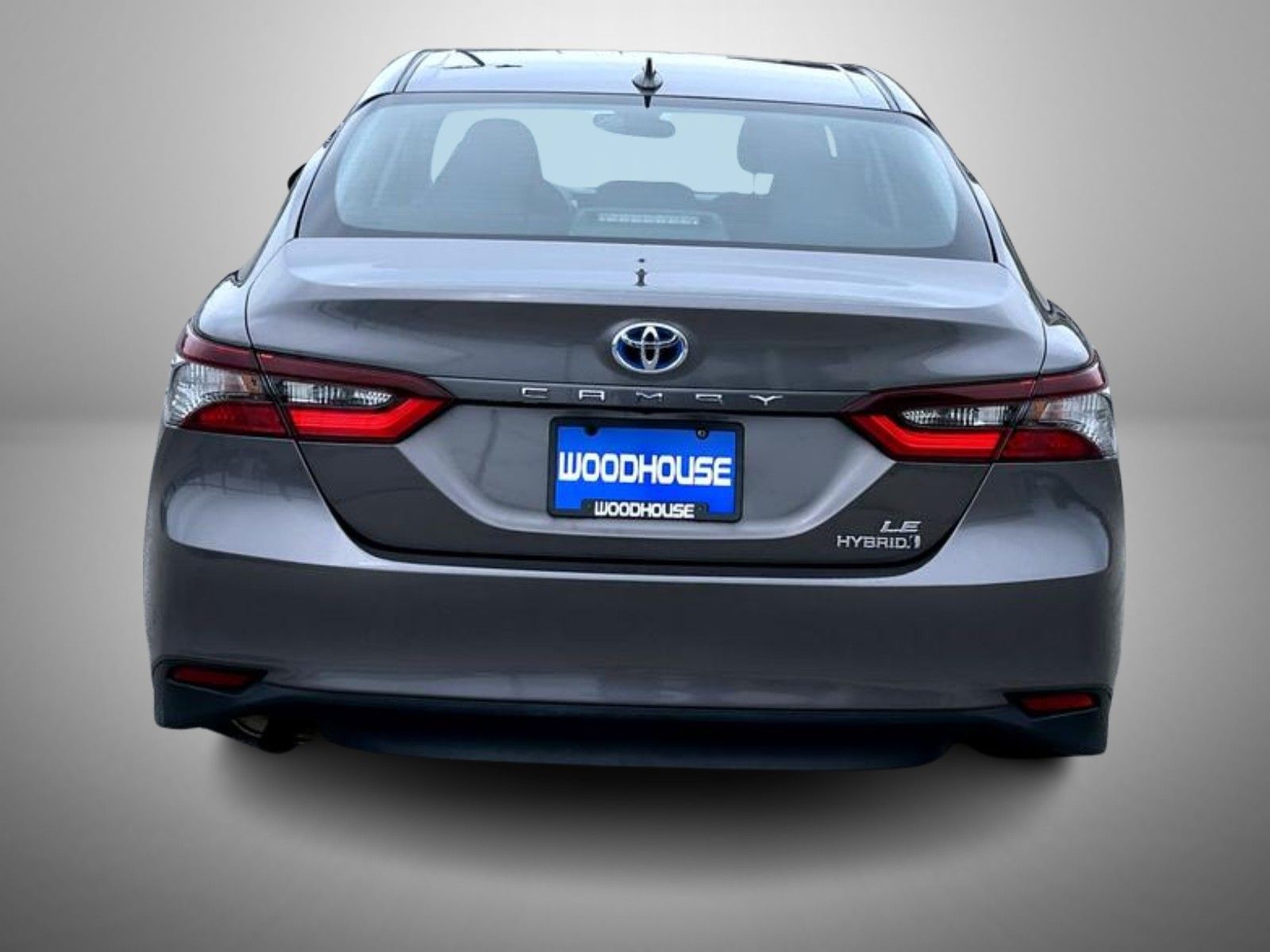 2022 Toyota Camry Hybrid LE photo 3