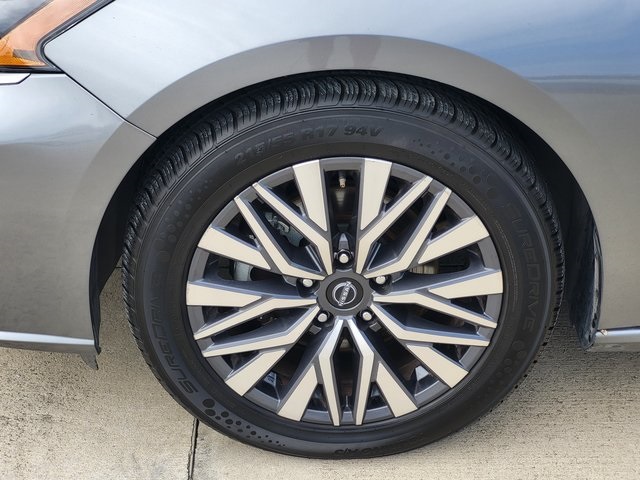 2023 Nissan Altima 2.5 SV photo 9