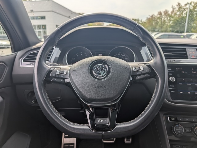 2020 Volkswagen Tiguan SE R-Line Black photo 16