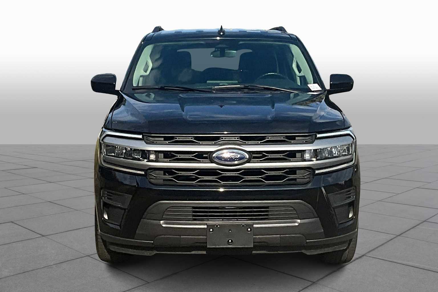 2024 Ford Expedition XLT photo 3