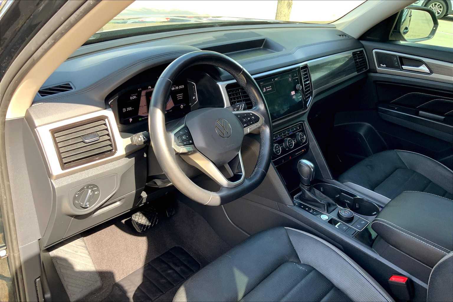 2021 Volkswagen Atlas V6 SEL Premium photo 17