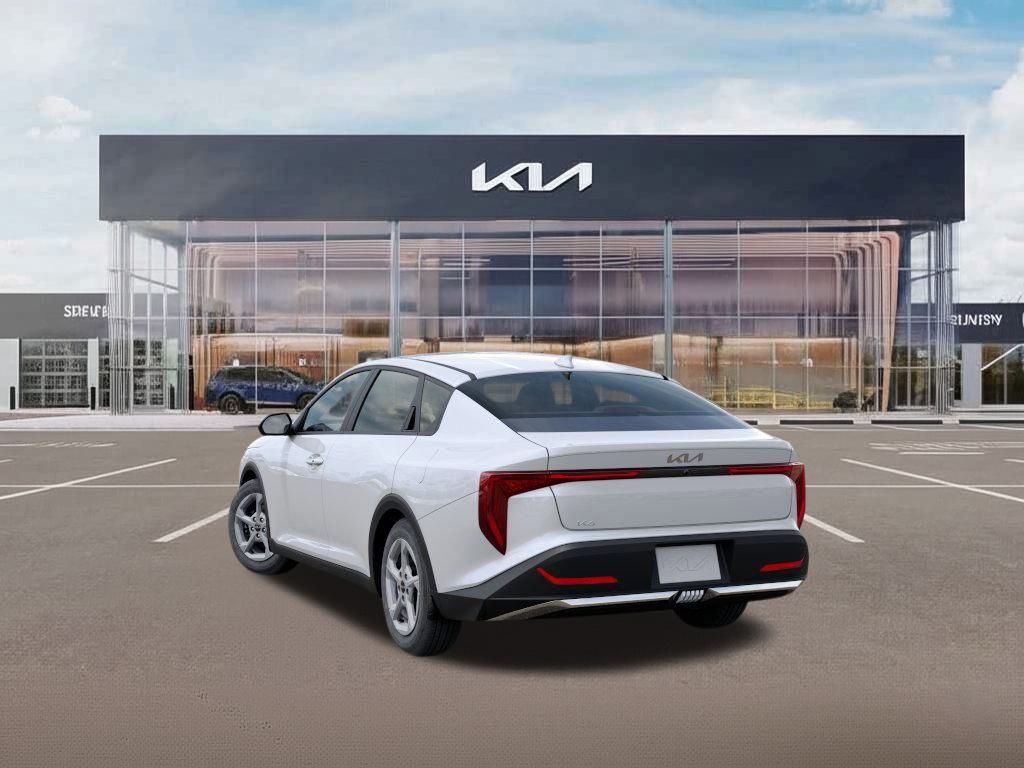 2025 Kia K4 LXS photo 3