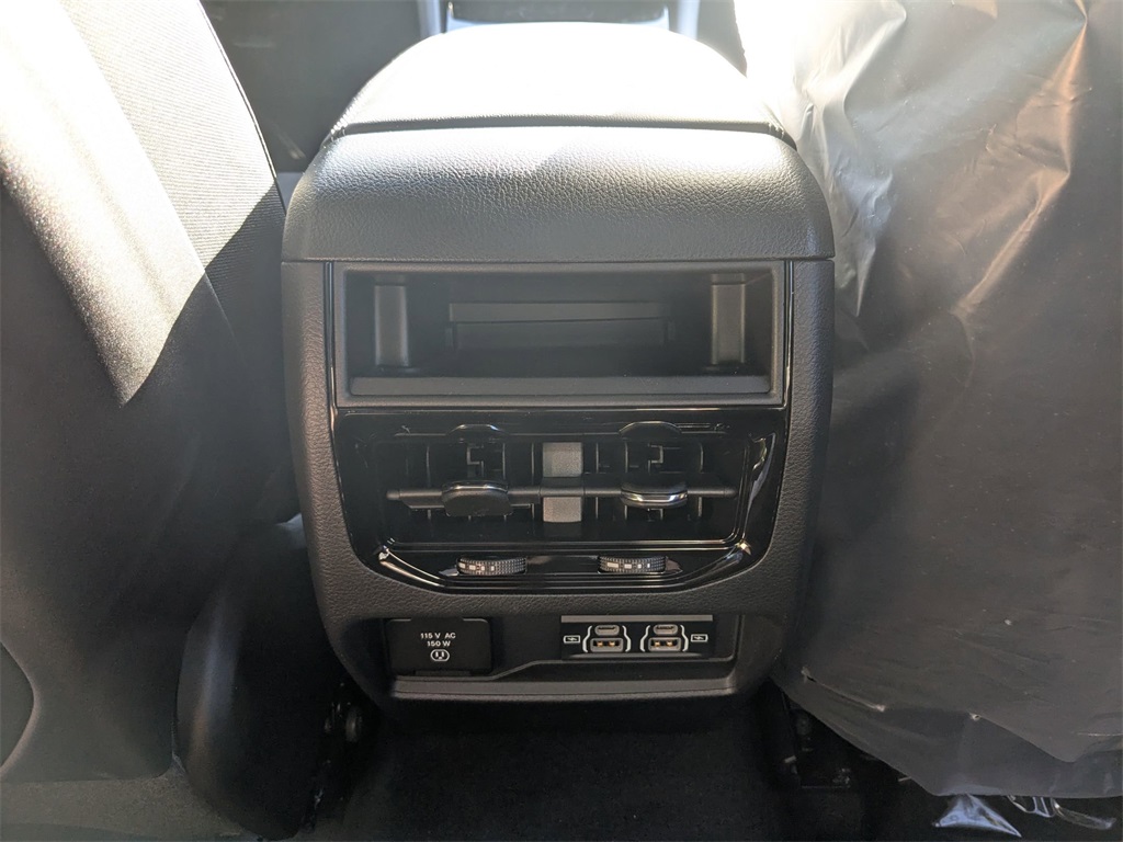 2025 Jeep Grand Cherokee Altitude X photo 12