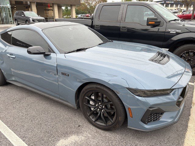 2025 Ford Mustang GT photo 2