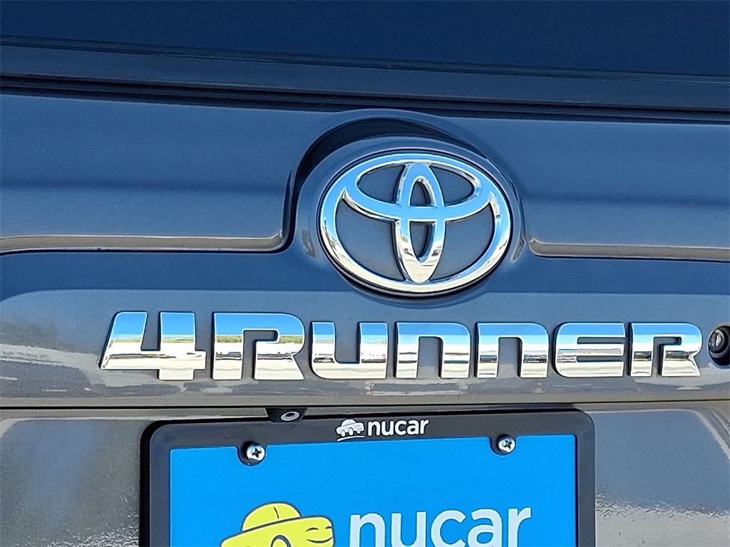 2016 Toyota 4Runner SR5 photo 29
