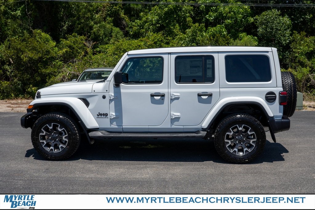 2025 Jeep Wrangler Sahara photo 3