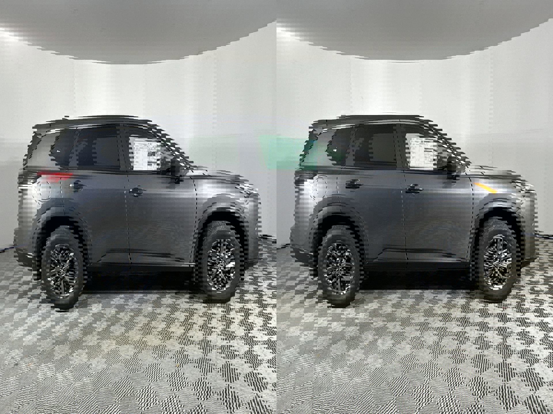2025 Nissan Rogue S photo 8