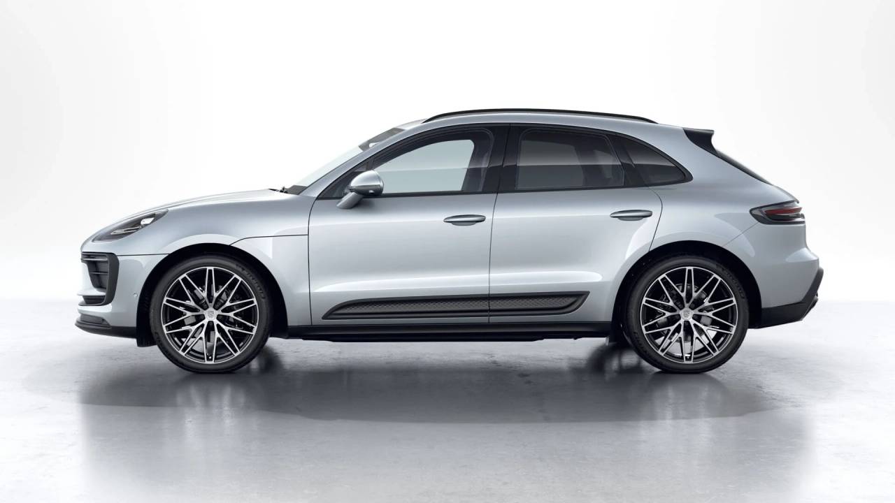 2026 Porsche Macan T photo 2